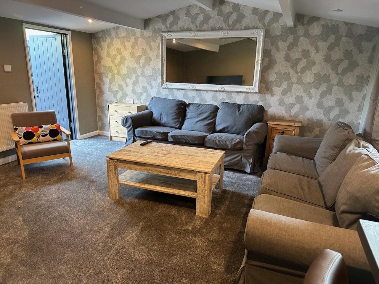 Thewaterfrontlodges Bedworth Exterior foto